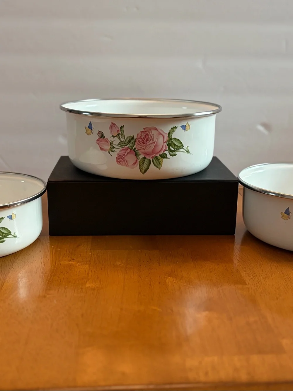 Vintage Enamelware Nesting Mixing Bowls Set of 3 White Pink Rose - Indonesia